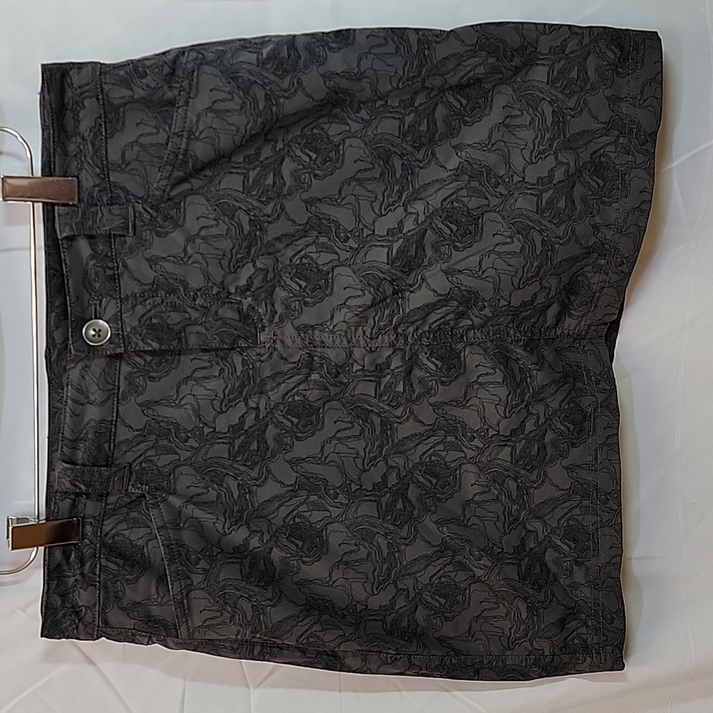 Eddie Bauer SKORT size 4